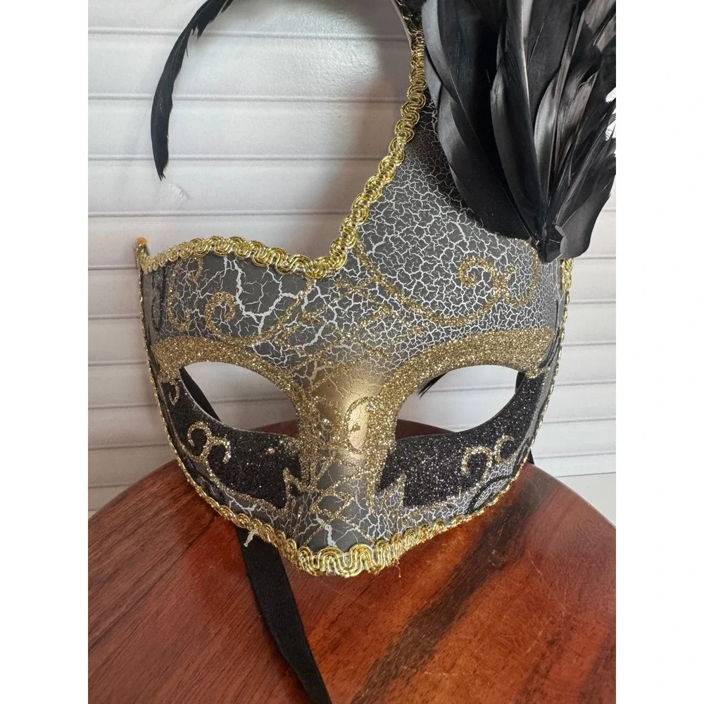Black Gold Mardi Gras Masquerade Mask Feather Venetian‎ Style Costume Mask